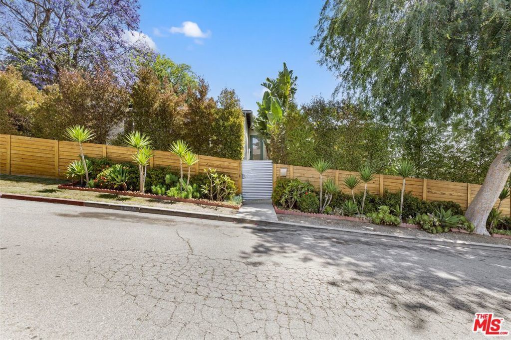 Photo of Listing #25547183