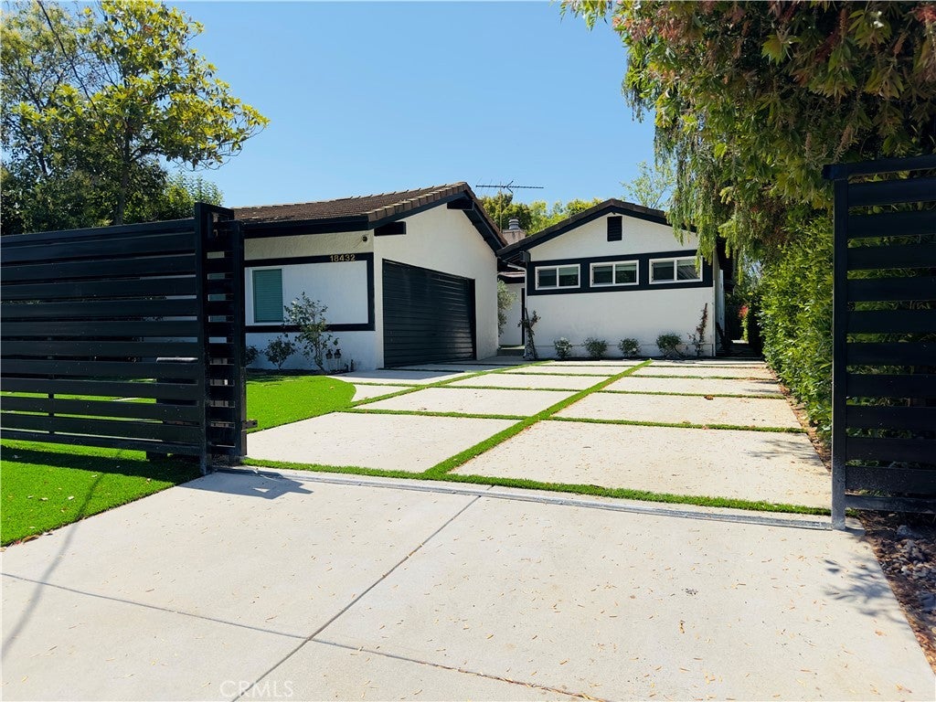 Photo of Listing #SR25123399