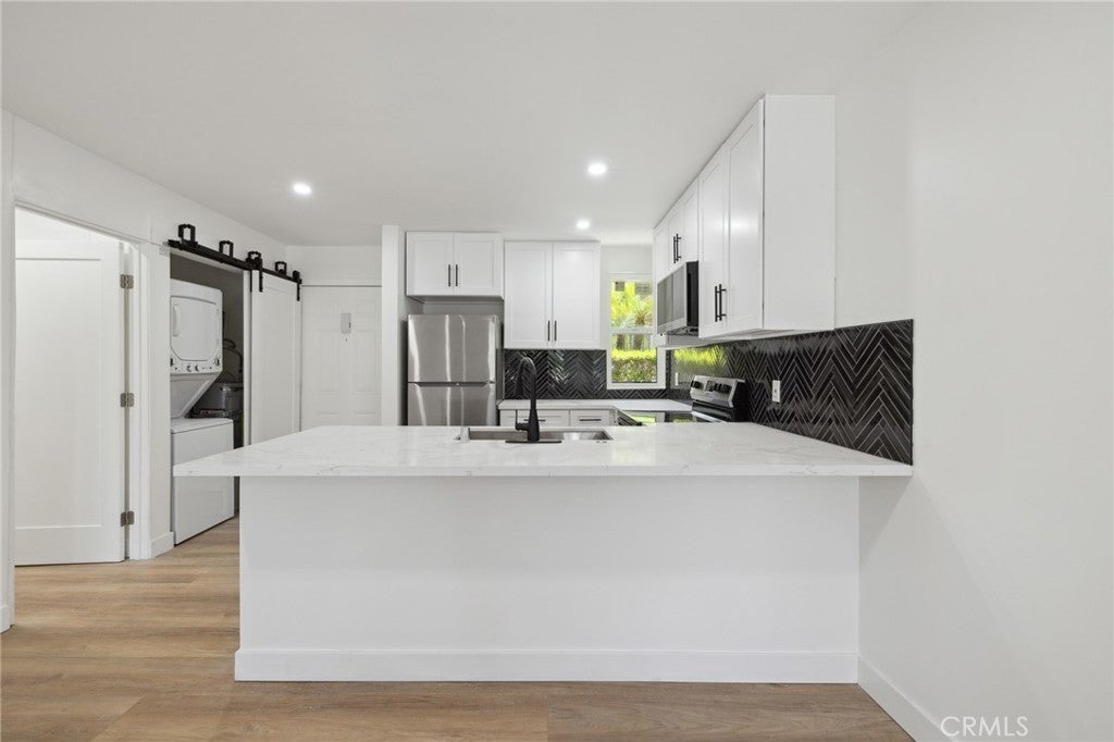 Photo of Listing #SR25122702