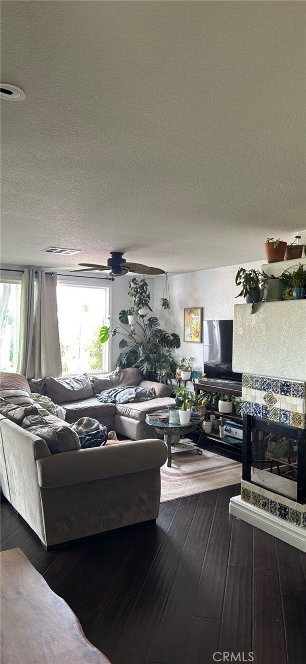 Photo of Listing #IV25124610