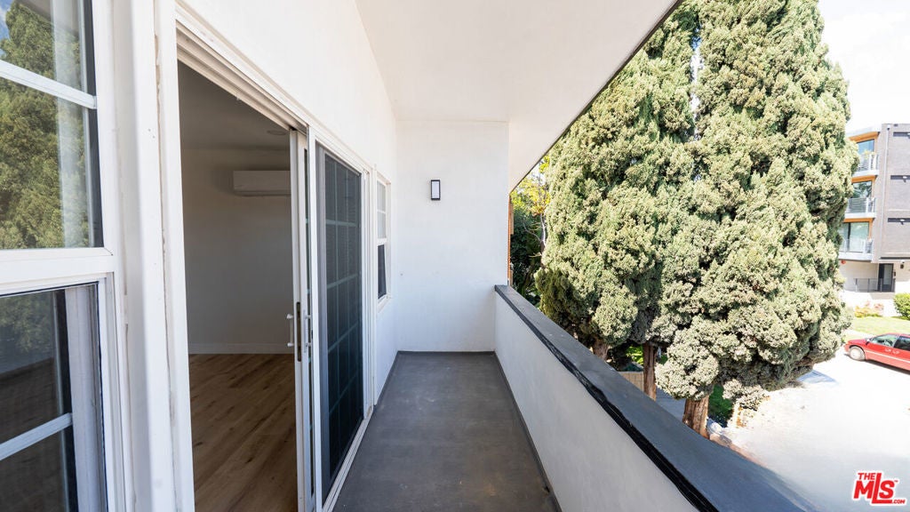 Photo of Listing #25547933