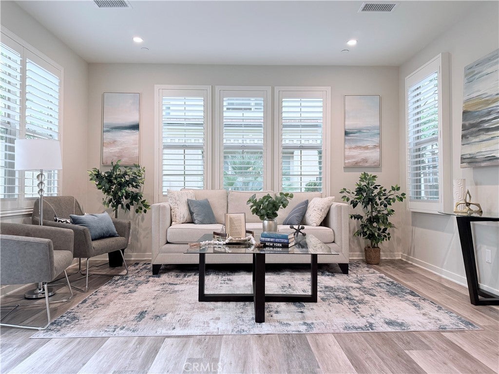 Photo of Listing #OC25121629