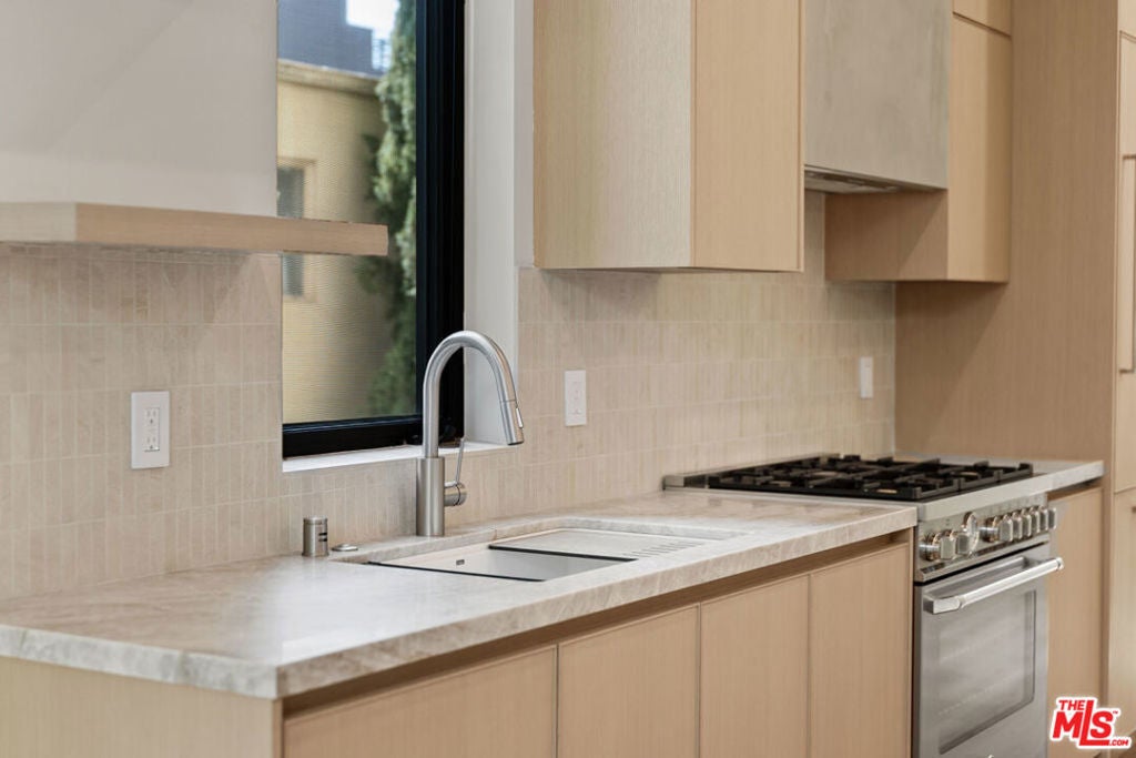 Photo of Listing #25547967