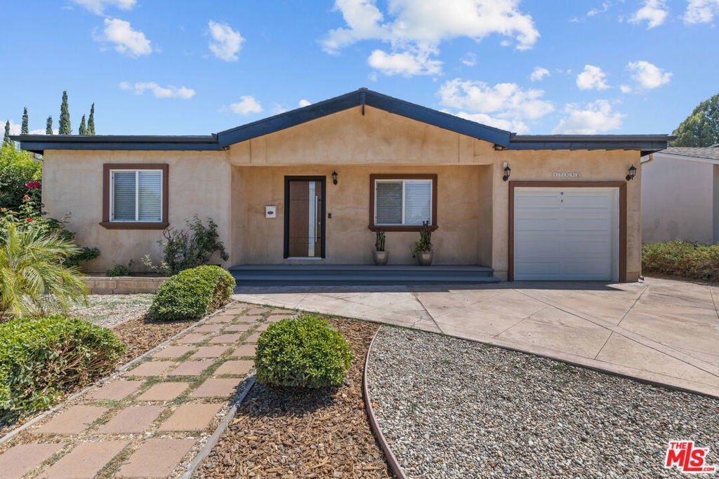 Photo of Listing #25548179