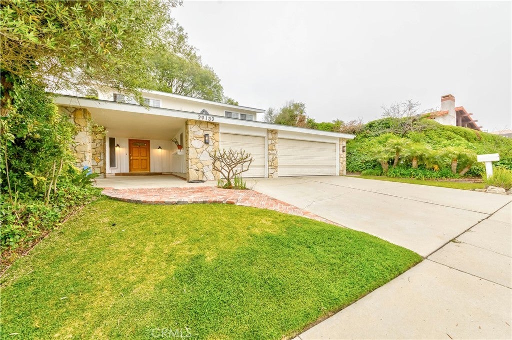 Photo of Listing #SB25124963