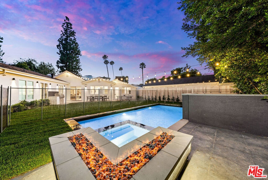 Photo of Listing #25548439