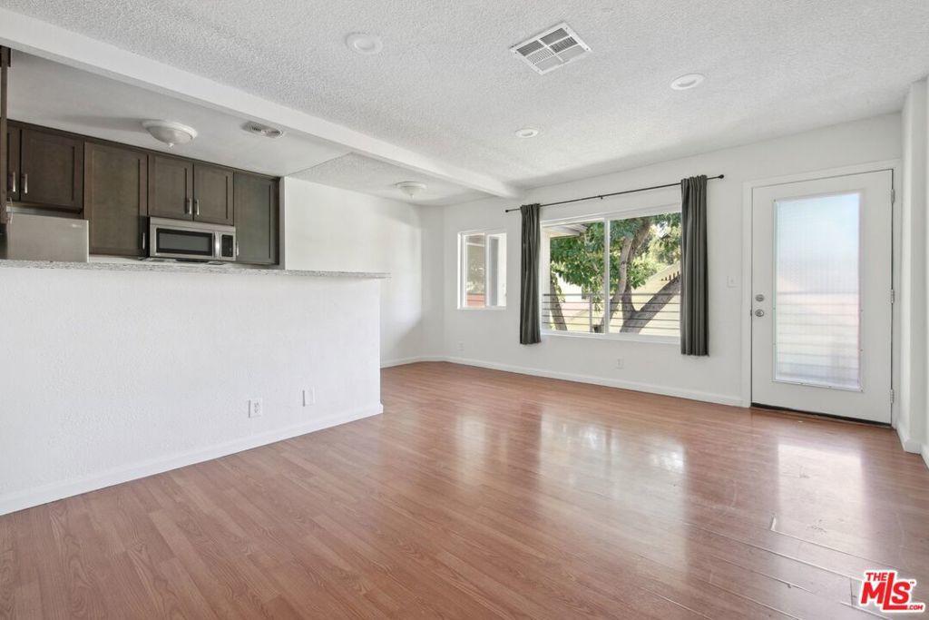 Photo of Listing #25547809