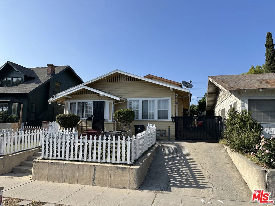 Photo of Listing #25548557