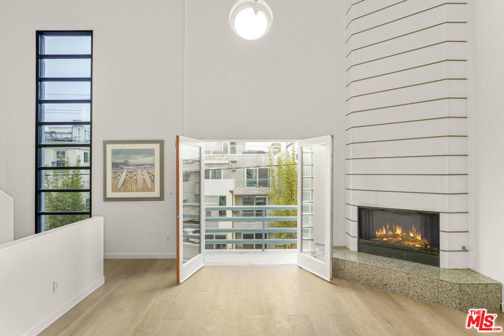 Photo of Listing #25548807