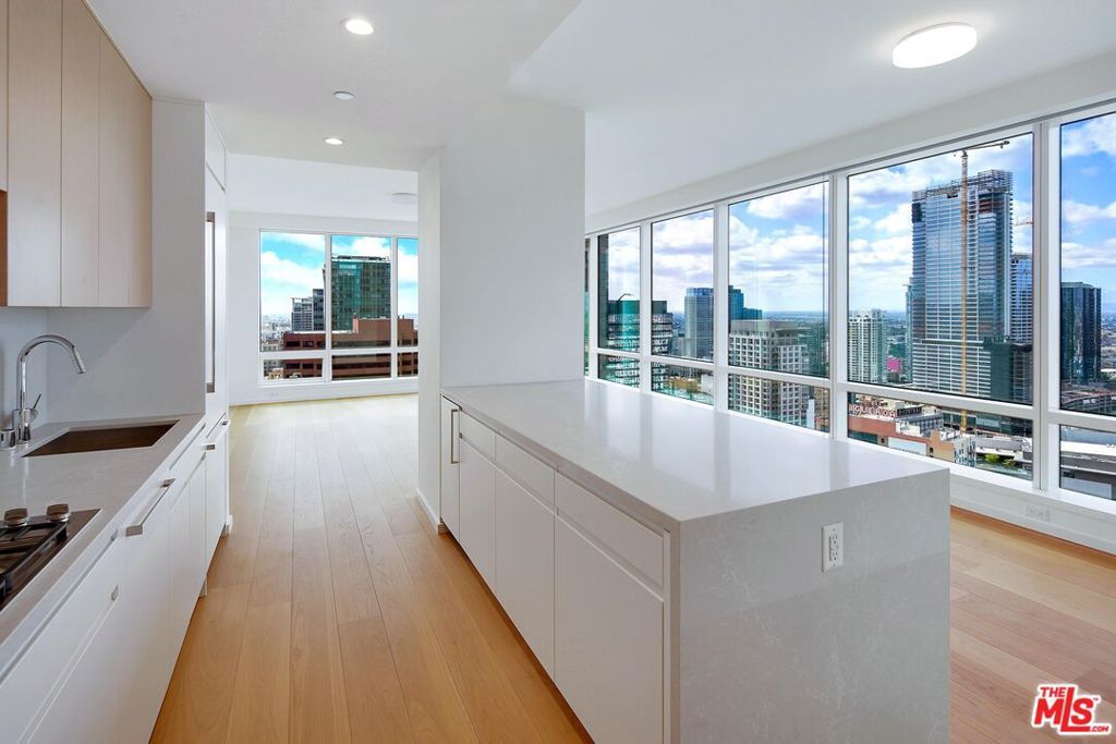 Photo of Listing #25548677