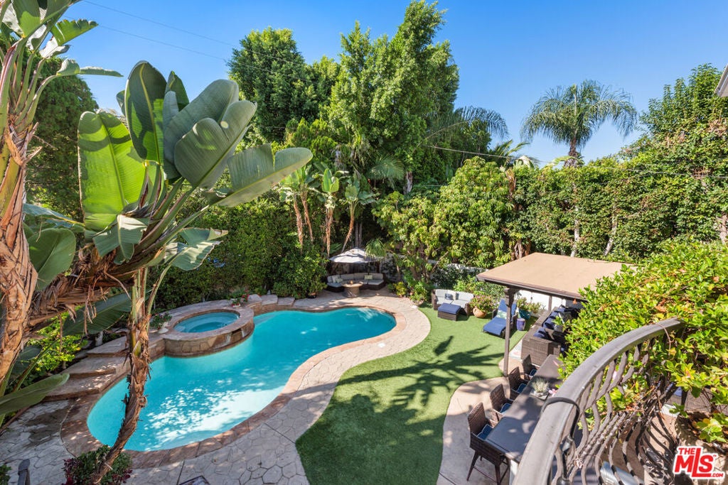 Photo of Listing #25549243