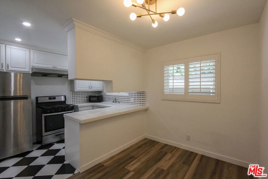 Photo of Listing #25549357