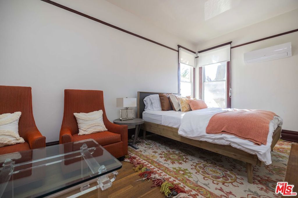 Photo of Listing #25549385