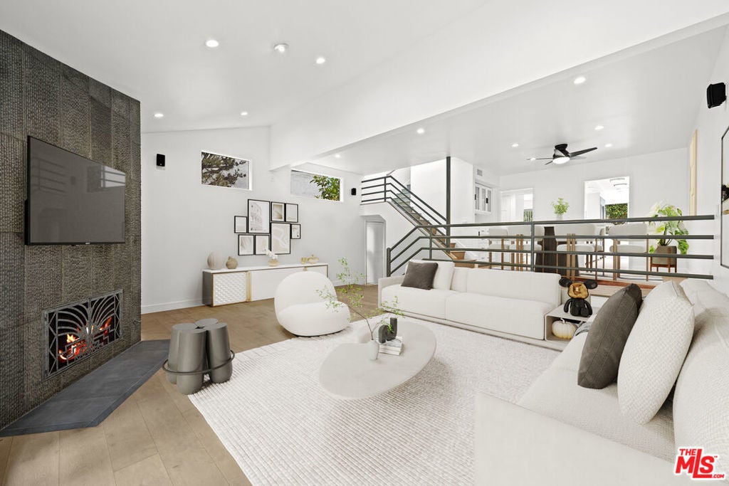 Photo of Listing #25549153