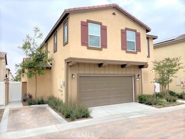 Photo of Listing #IV25119775