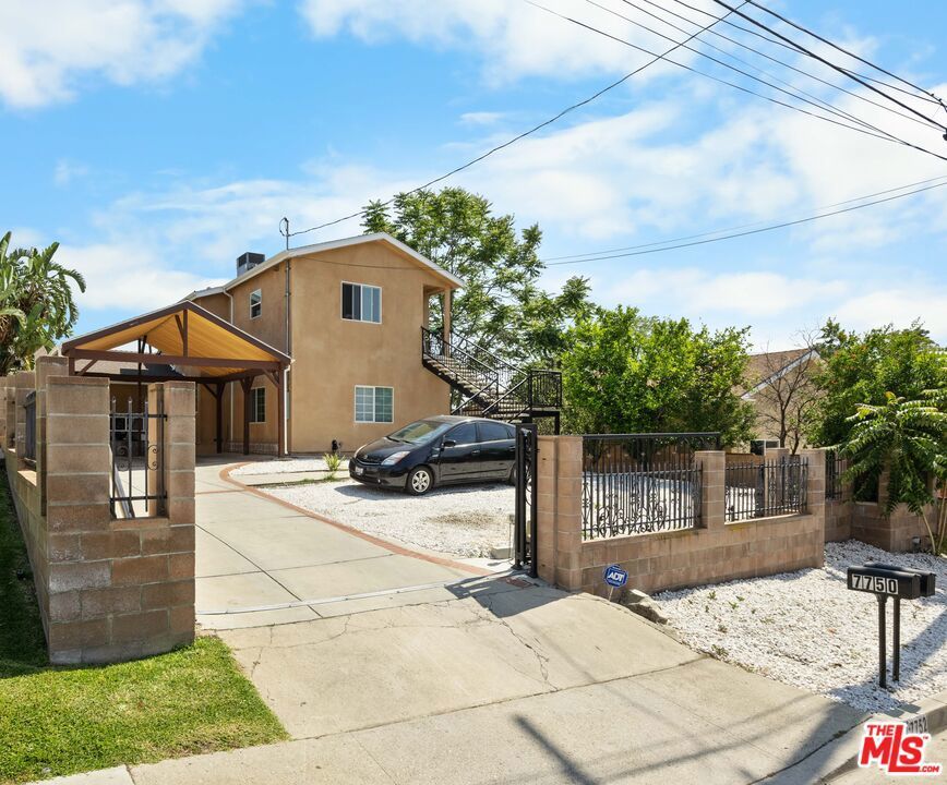 Photo of Listing #25549797