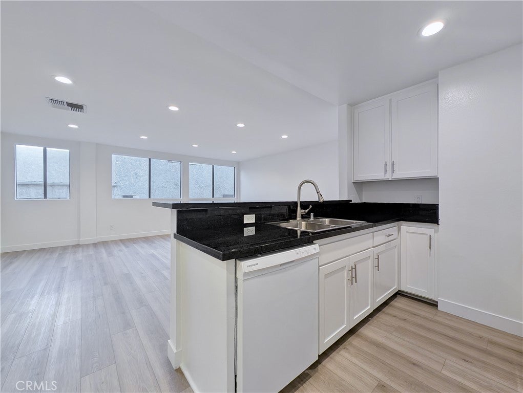 Photo of Listing #SR25128118