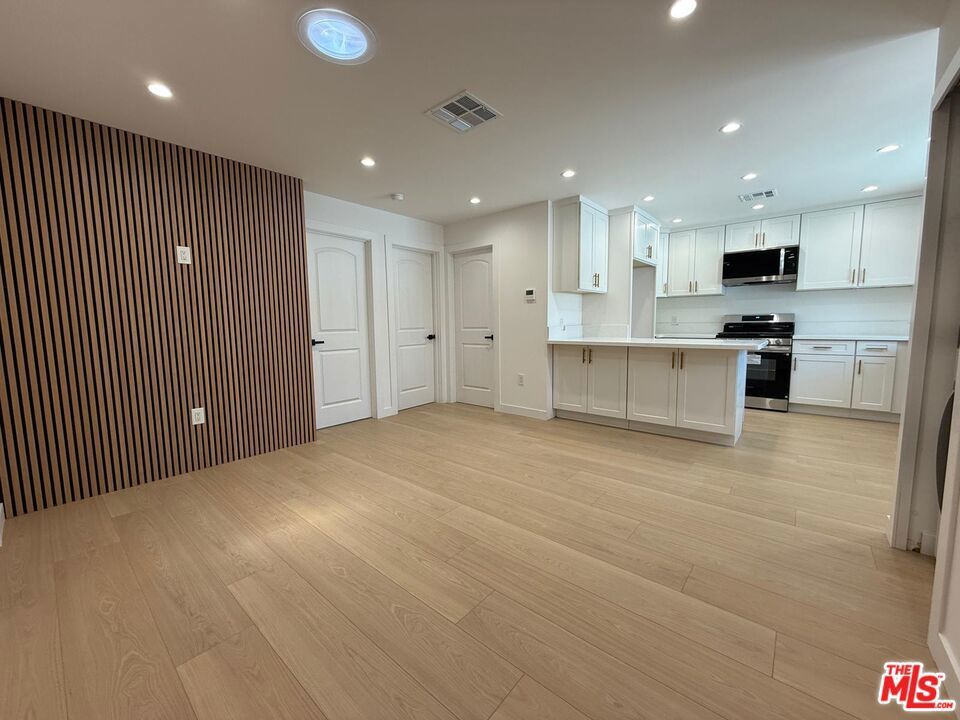 Photo of Listing #25550059