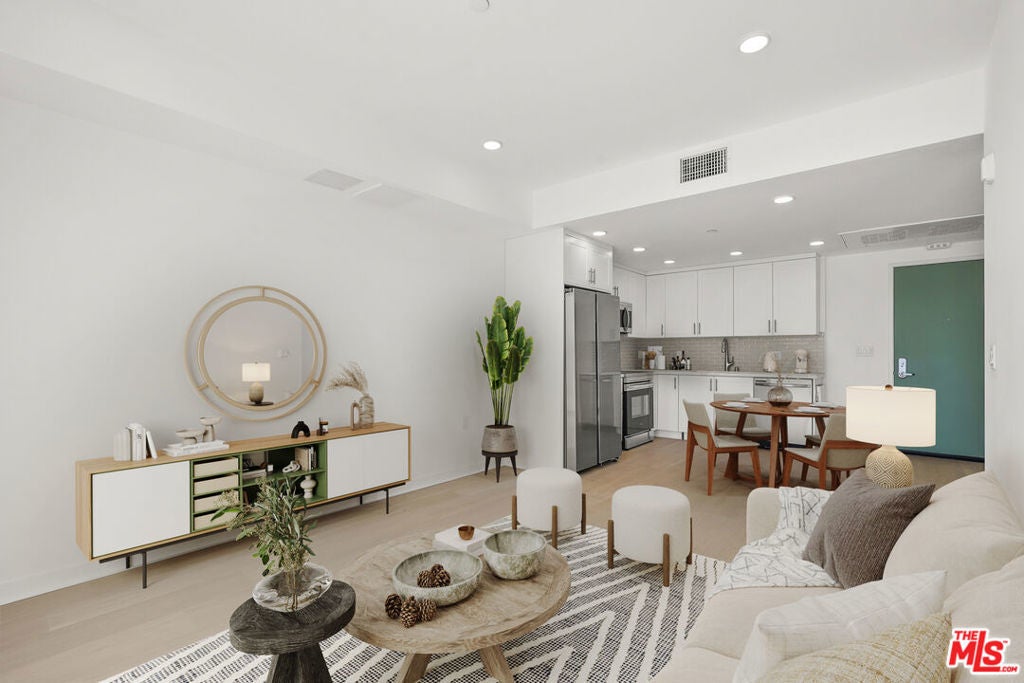 Photo of Listing #25550231