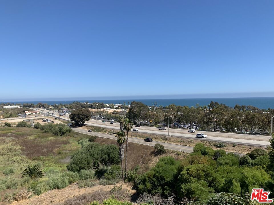 Photo of Listing #25549247