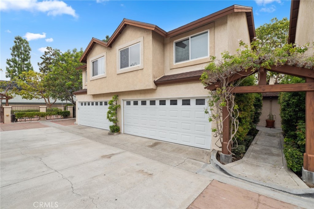 2233 Fairview Road # H, Costa Mesa Property Listing: MLS® #NP25128906