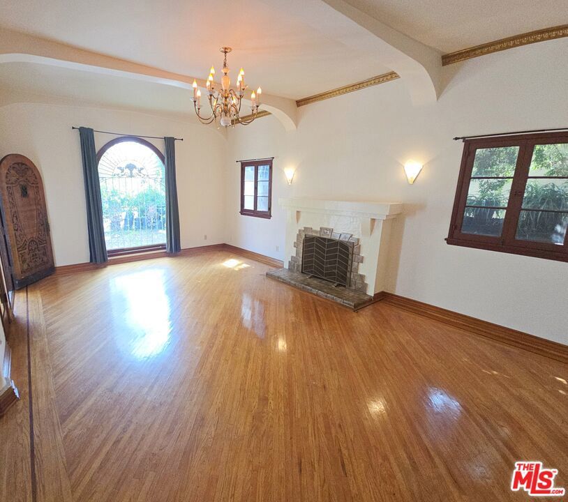 Photo of Listing #25550485