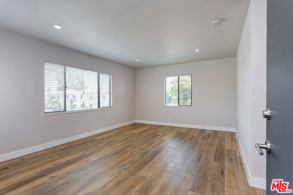 Photo of Listing #25550559