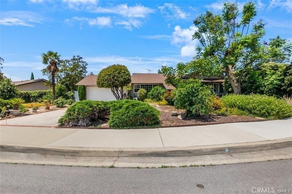 Photo of Listing #CV25130074