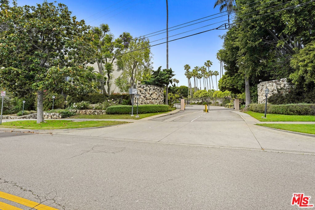 Photo of Listing #25550521