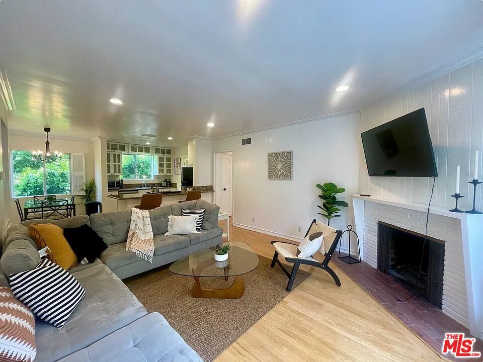 Photo of Listing #25551189