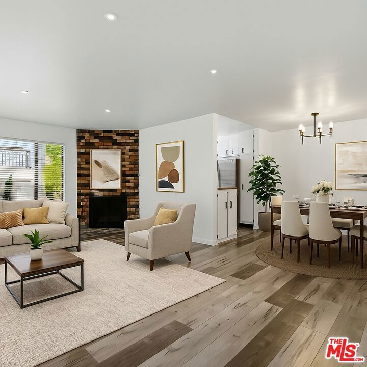 Photo of Listing #25550977