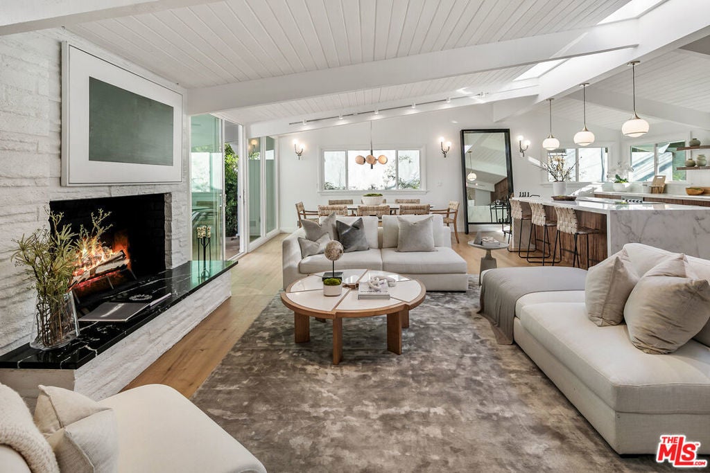 Photo of Listing #25551321