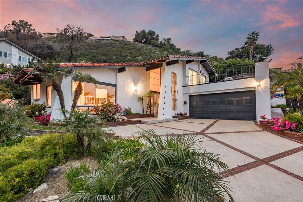 Photo of Listing #PV25131405