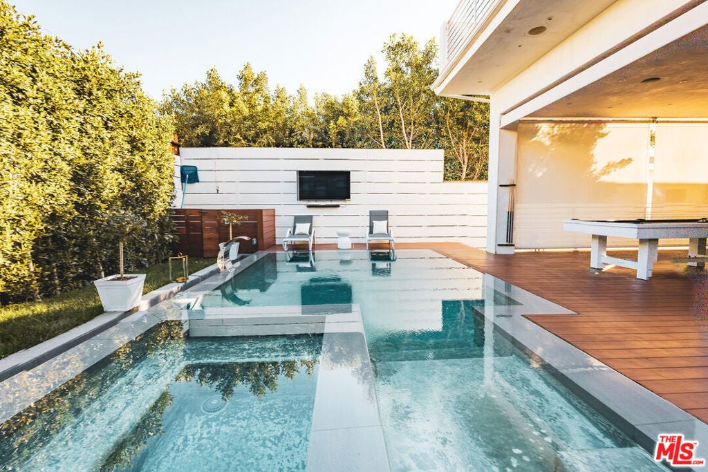 Photo of Listing #25551533