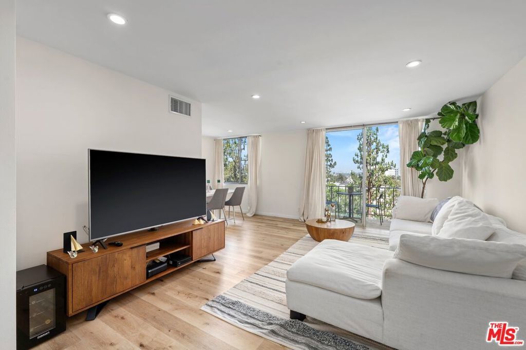 Photo of Listing #25547059