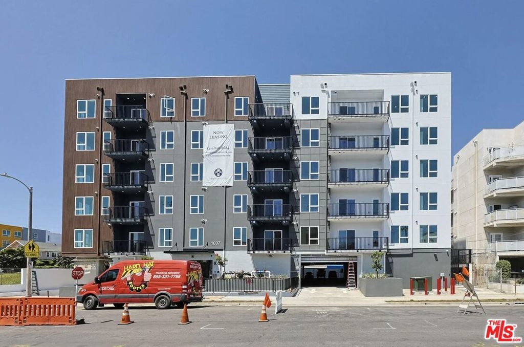 Photo of Listing #25548275