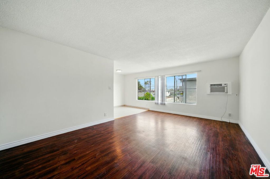 Photo of Listing #25550139