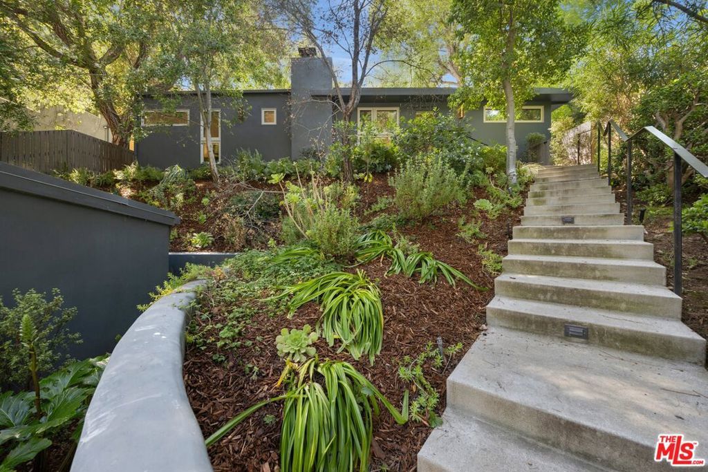 Photo of Listing #25551879