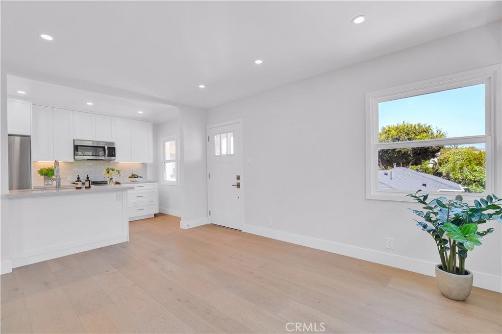 Photo of Listing #SB25132295