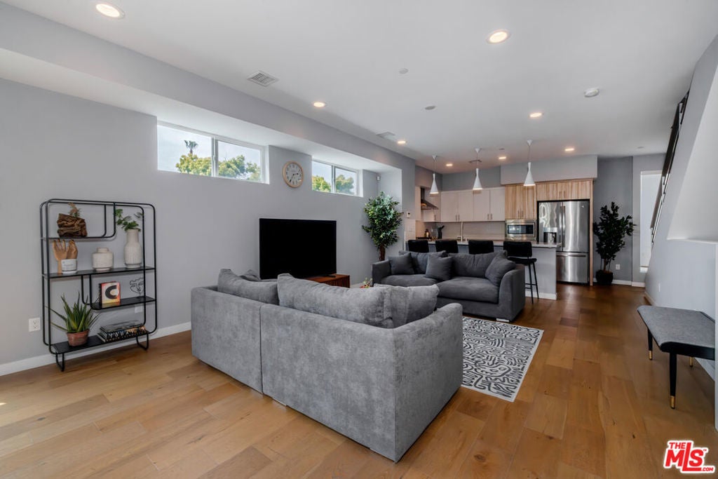 Photo of Listing #25552029