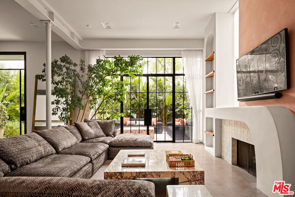 Photo of Listing #25551485