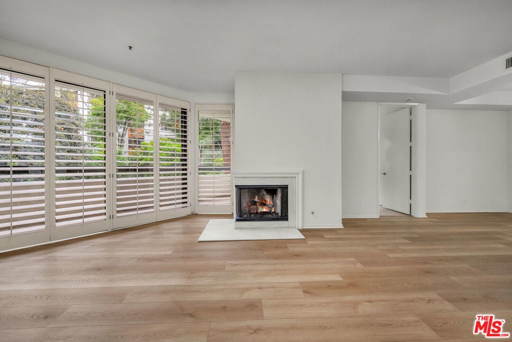 Photo of Listing #25547885