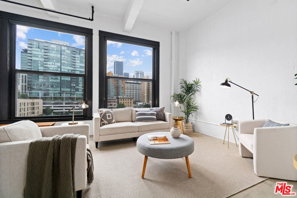 Photo of Listing #25552331