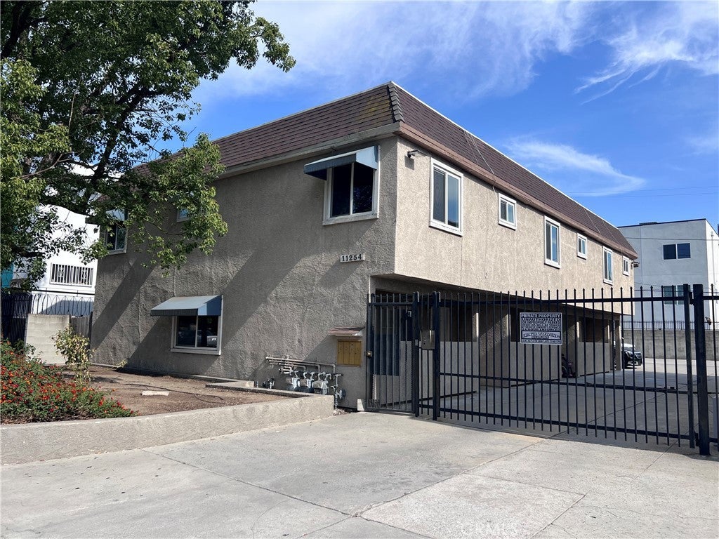 Photo of Listing #SR25133485