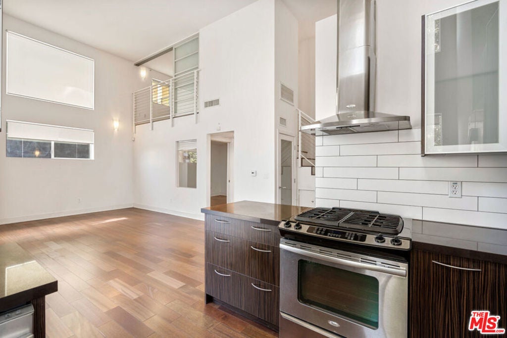 Photo of Listing #25552145