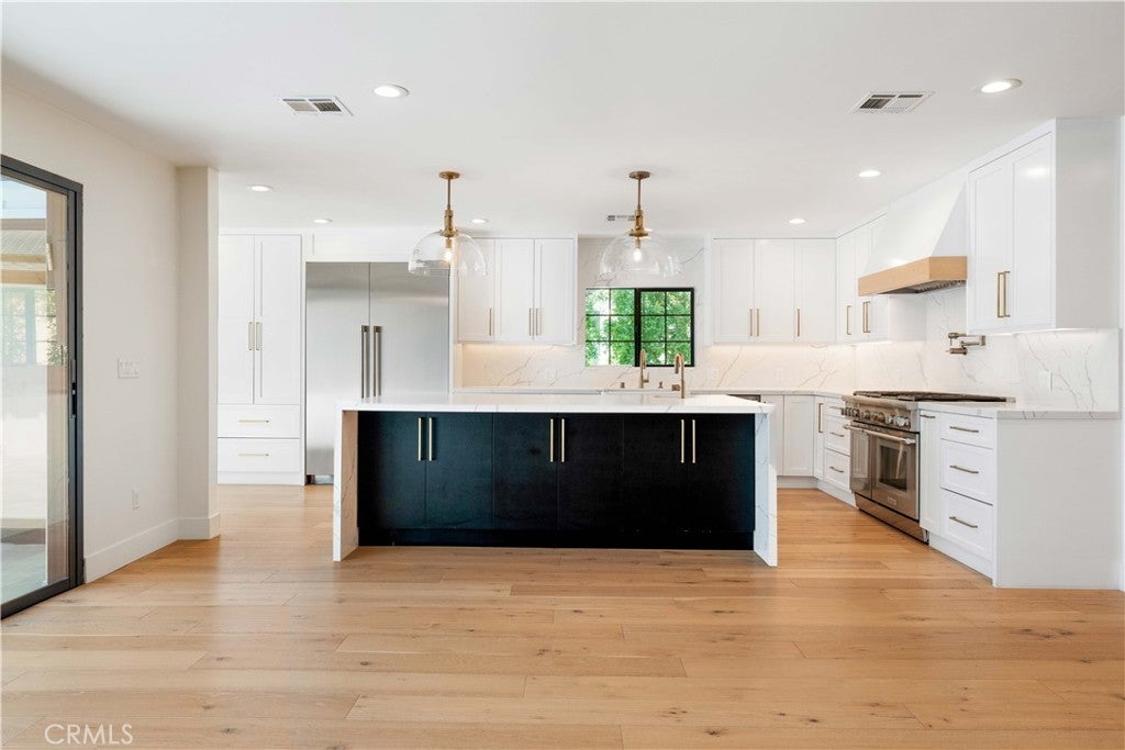 Photo of Listing #SR25132219