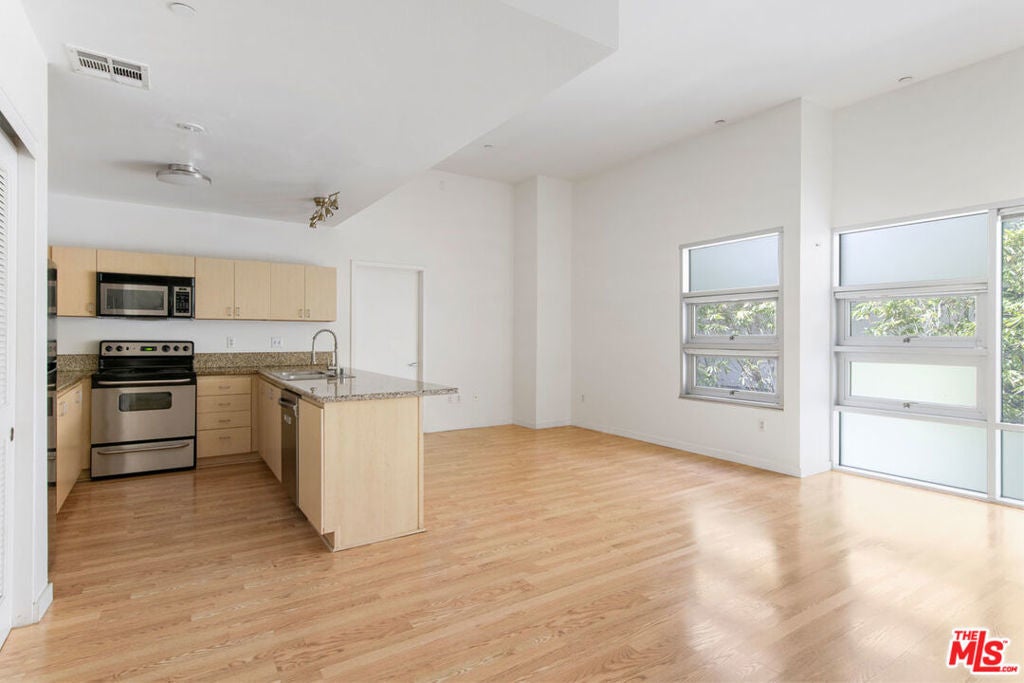 Photo of Listing #25551151