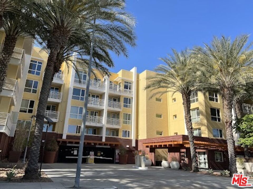 Photo of Listing #25553921