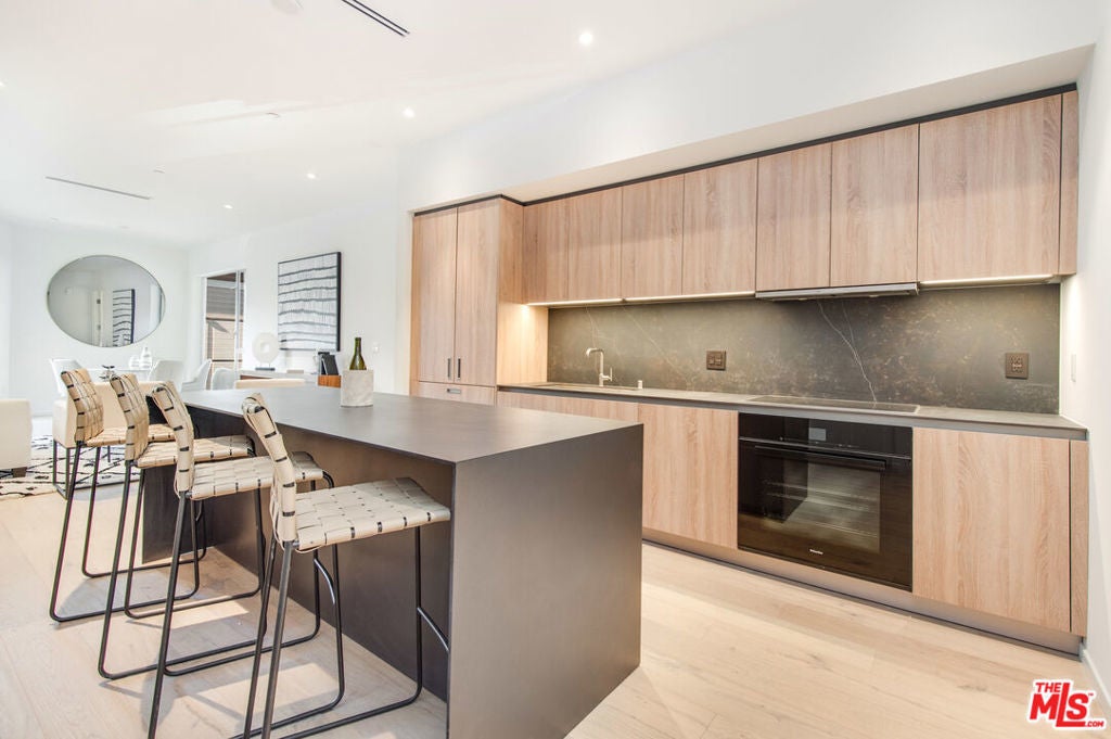 Photo of Listing #25553787