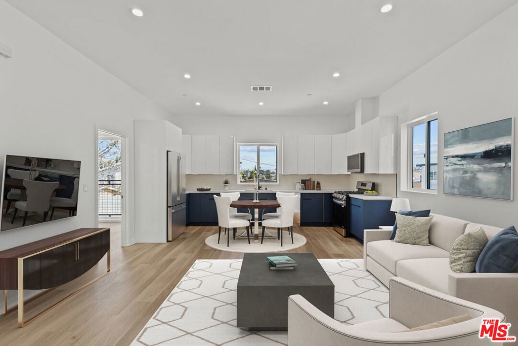 Photo of Listing #25554003